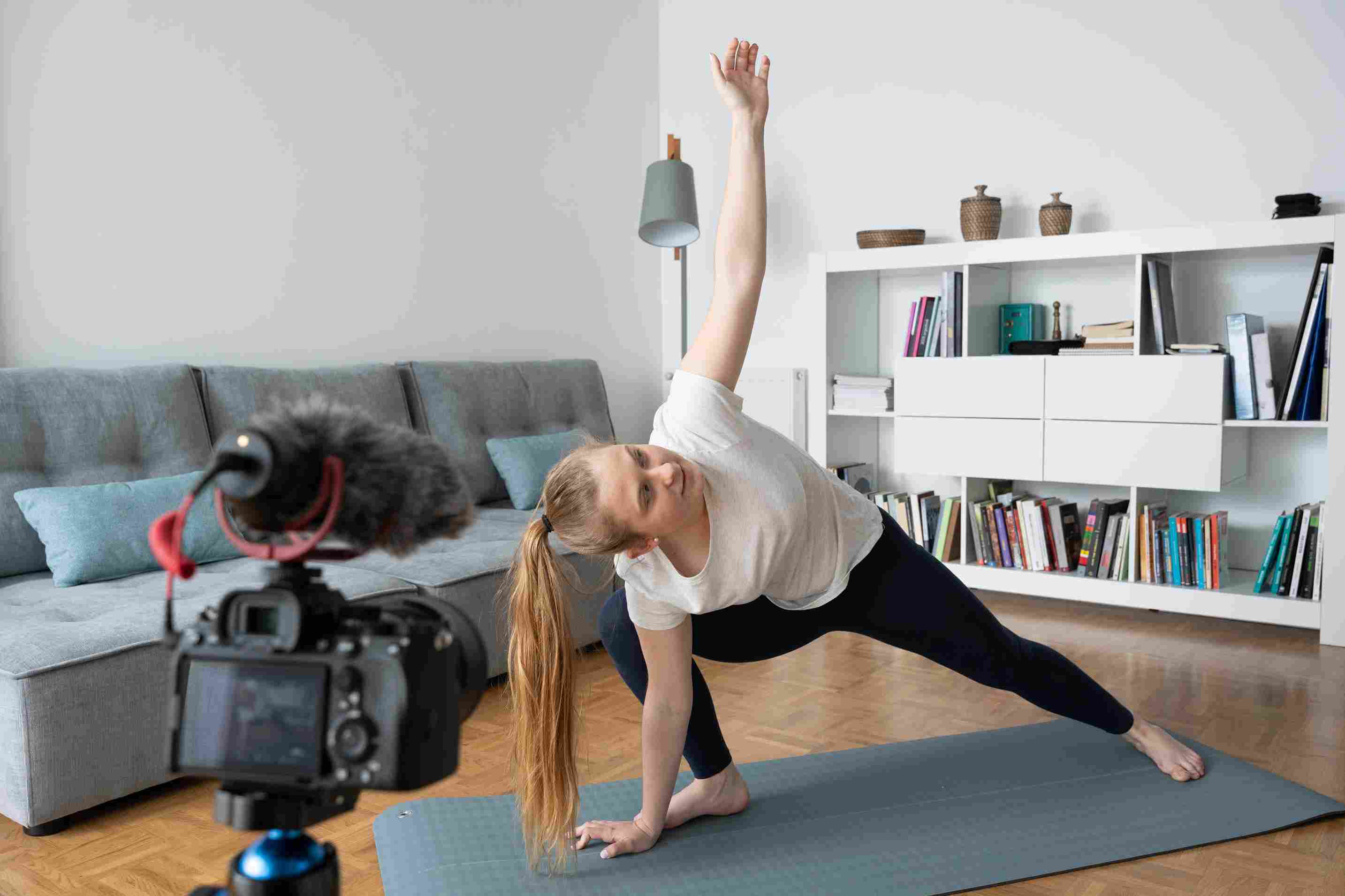 yoga_influencer_filming_vlog